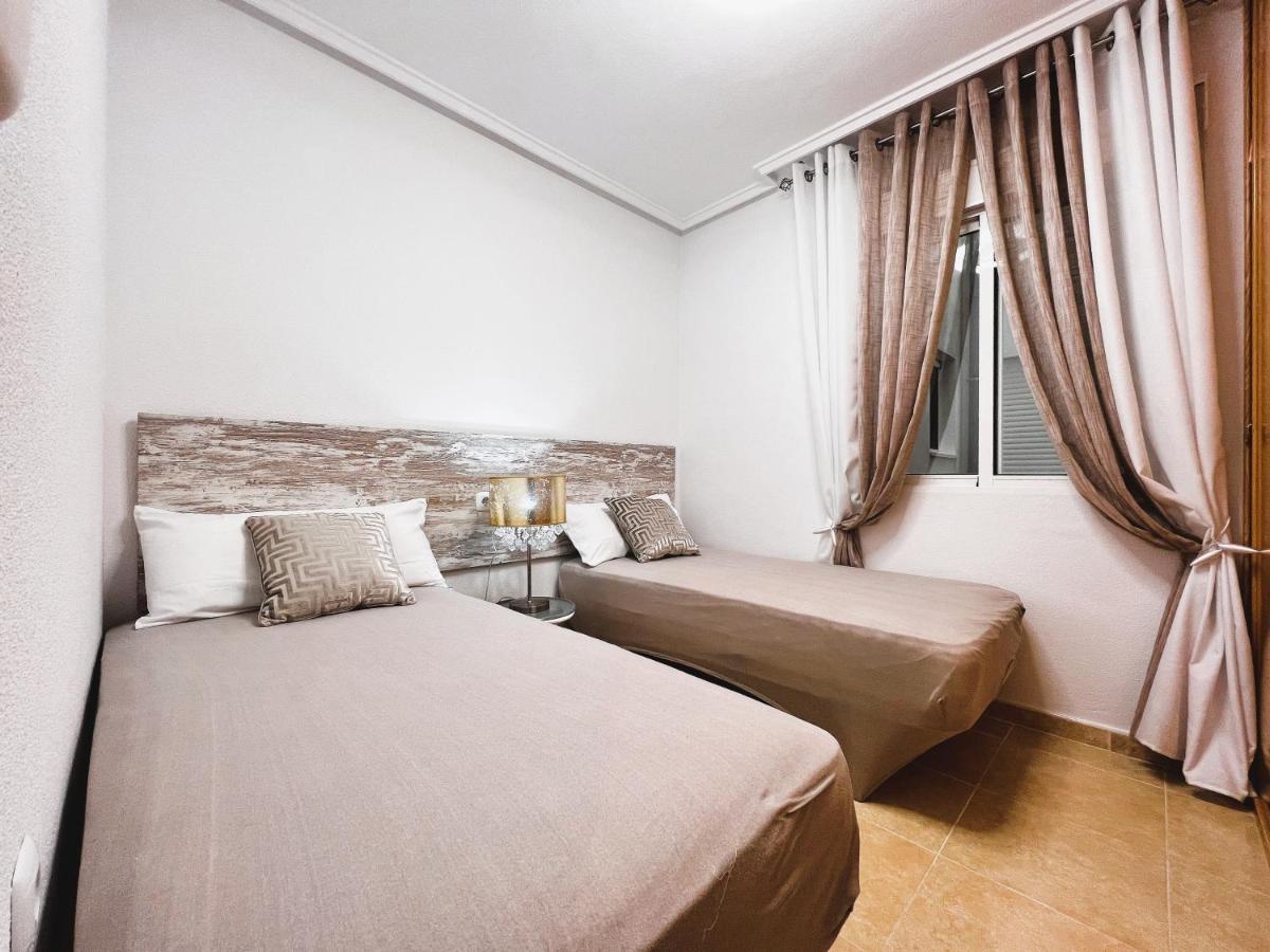 Holiday Suite Fragata Torrevieja Exterior foto